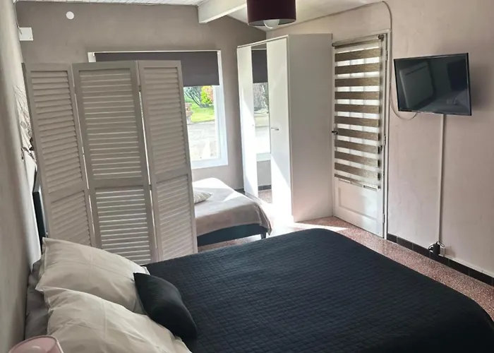 Location Appartement 1 Chambre Et Dependance En Supplement Voir Infos Importantes Dans Un Mas Provencal Au Coeur Du Luberon