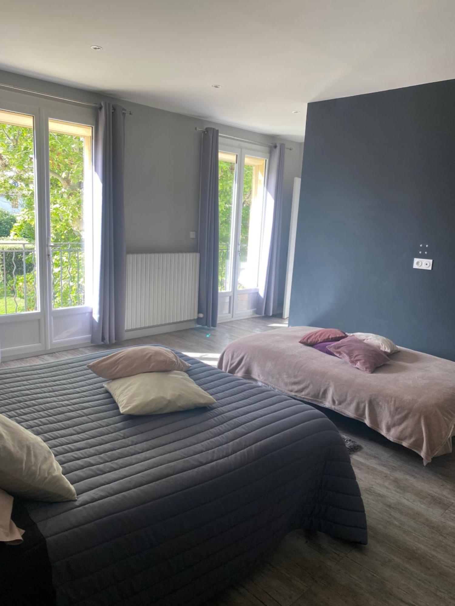 Apartment Location 1 Et Dependance En Supplement Infos Importantes Dans Un Mas Provencal Au Coeur Du Luberon Cavaillon