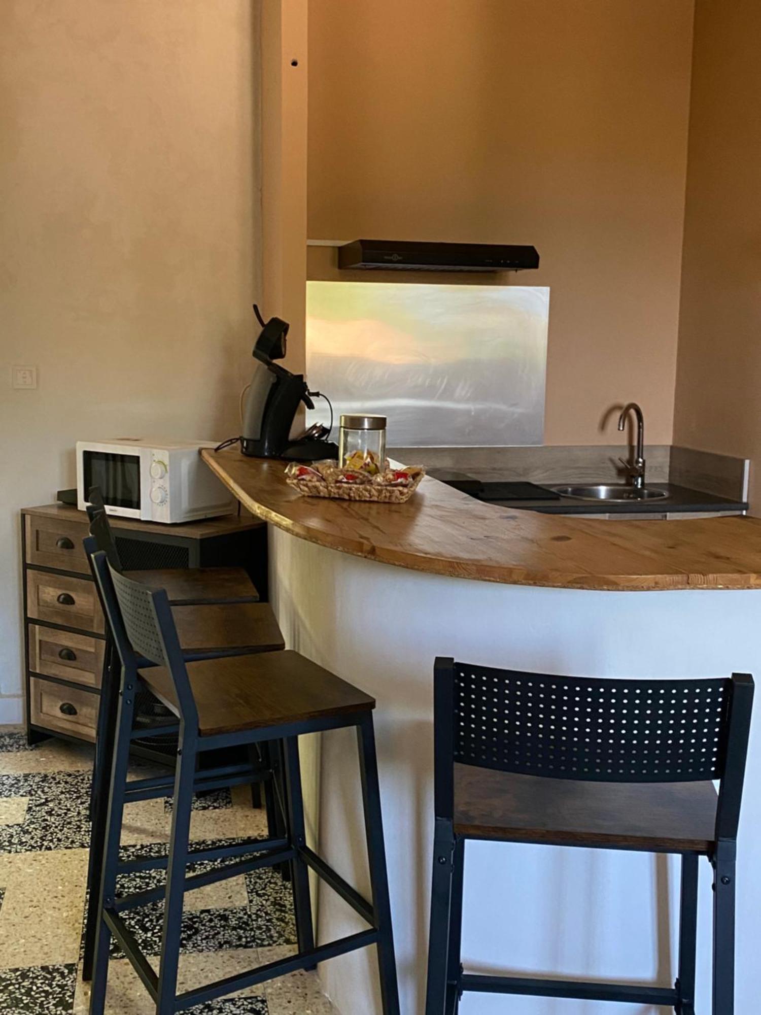 Location 1 Et Dependance En Supplement Infos Importantes Dans Un Mas Provencal Au Coeur Du Luberon